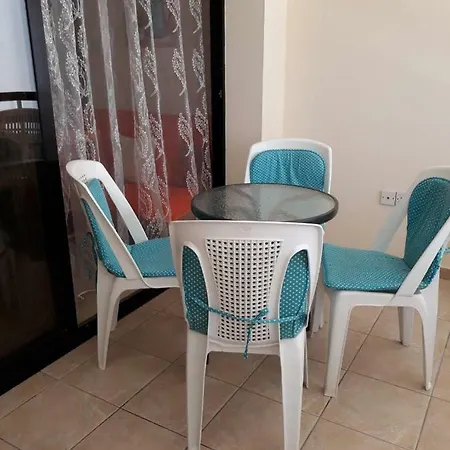 Sea Side Finicudes Λάρνακα