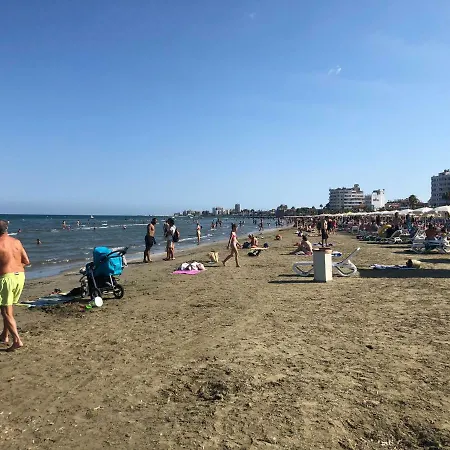Sea Side Finicudes Λάρνακα